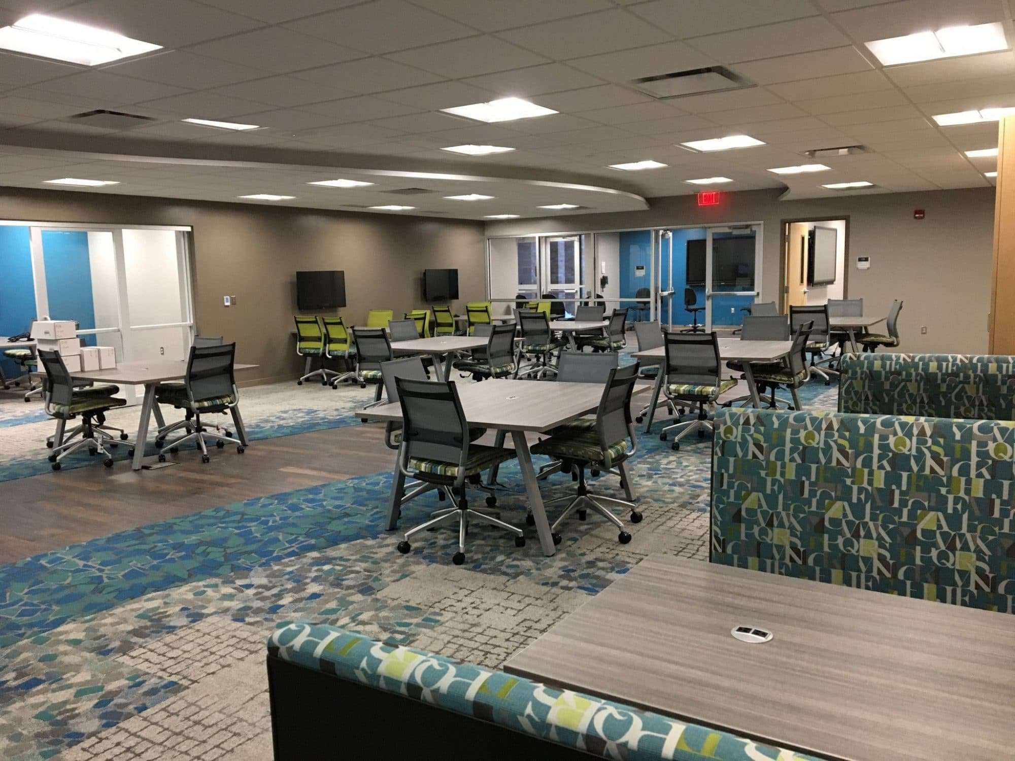 How to Design a Successful STEM Environment Systems Furniture